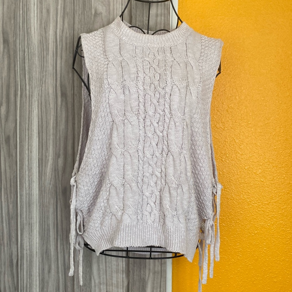 Knit tie side vest